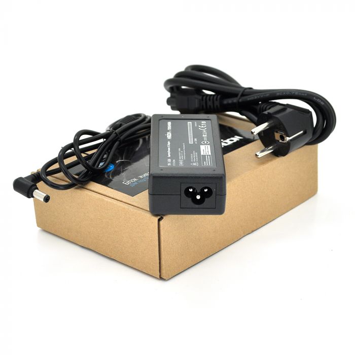 
					Блок живлення MERLION для ноутбука TOSHIBA 19V 3.42A (65 Вт) штекер 5.5 * 2.5 мм, довжина 0,9 м + кабель живлення