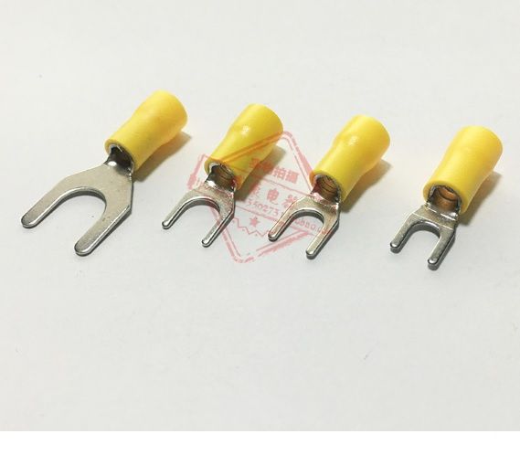 
					Клема тип "U" 0.7мм, SV5.5-8, провід 4.0-6.0, ізольована, максимальний струм 48А, під обтискача, латунь, 100 штук в упаковці, ціна за упаковку