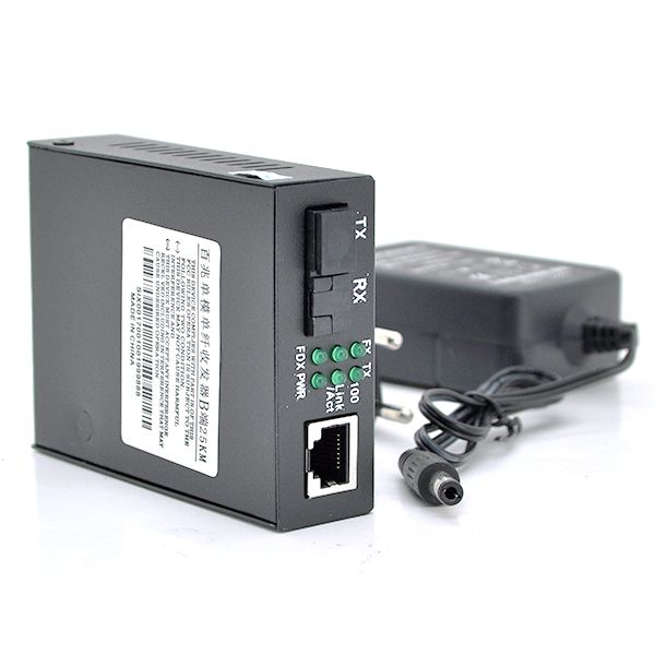 
					Медіаконвертер YOSO B (IC + 113), 1550 WDM одноволоконний Full / Half duplex, SC 25km (-40 + 85 ° C), + блок живлення 5V 1A Q50