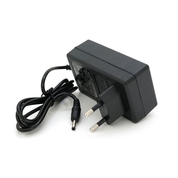 
					Імпульсний адаптер живлення XS-1230 12В 3А (36Вт) штекер 3.5/1.35, довжина 0,9м