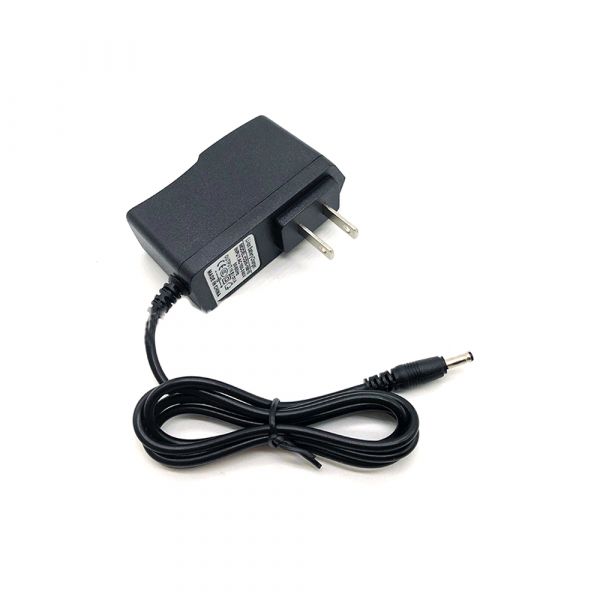 
					Імпульсний адаптер живлення 4,5V 1А (4Вт) штекер 3.5/1.35, довжина 0,5 м