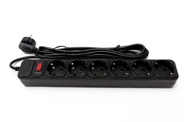 
					Мережевий фільтр PROLOGIX 075P6-30B, 220В 10А, 6 розеток, 3м, чорний, коробка Q30