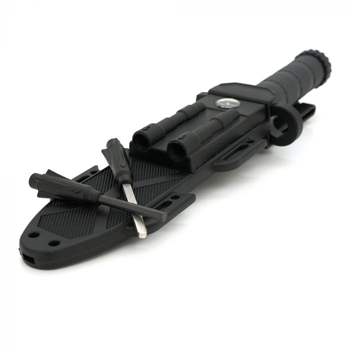 
					Ніж тактичний з огнівом 2528A, Пластиковий чохол